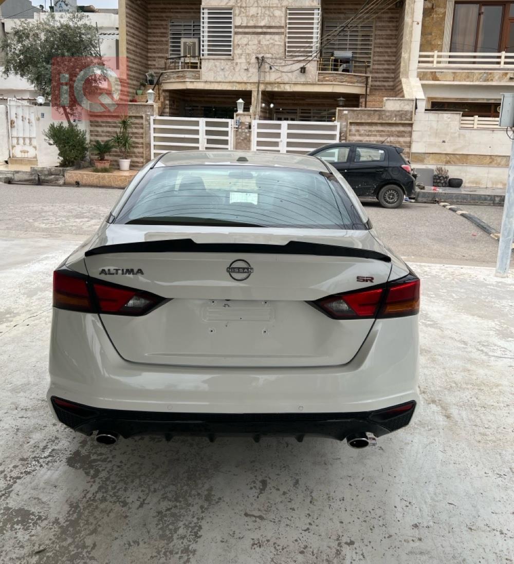 نيسان ألتيما